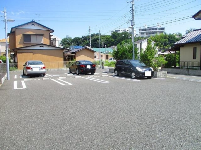 18/18 駐車場