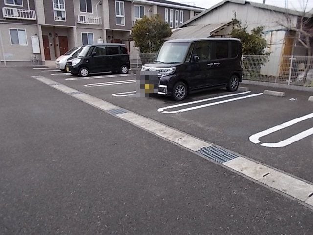 13/19 駐車場