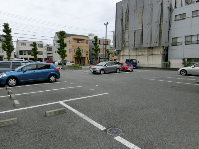 22/27 駐車場