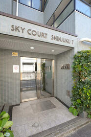 16/16 エントランス