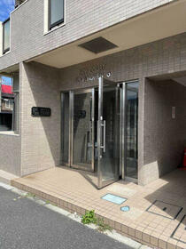 16/16 エントランス