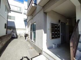 15/15 エントランス