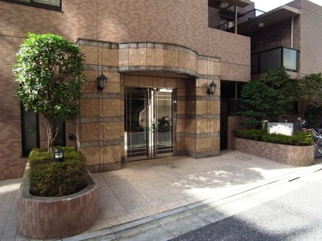 2/5 エントランス