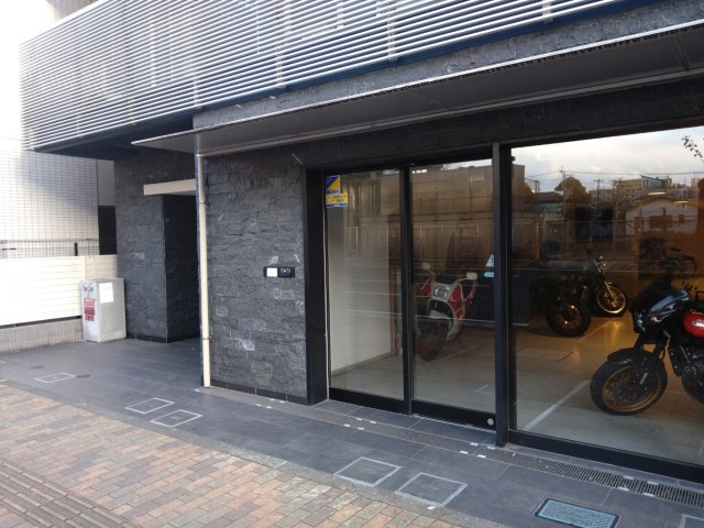 4/4 エントランス