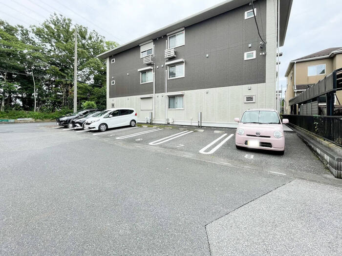 18/18 駐車場