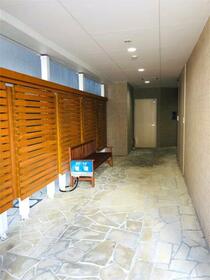 14/14 エントランス