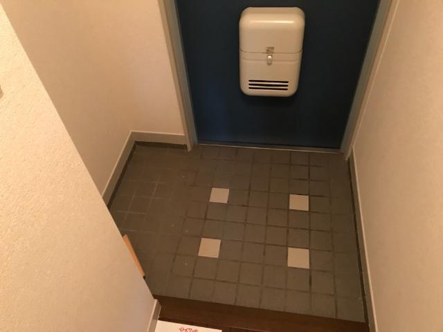 13/29 玄関