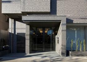 16/16 エントランス