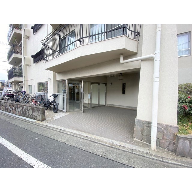 3/3 エントランス