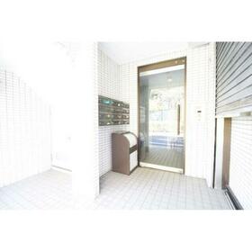 16/16 エントランス