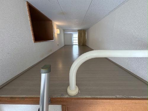 13/14 エントランス