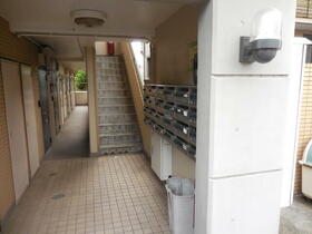 16/16 エントランス