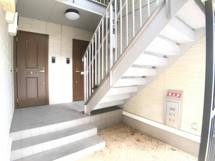 17/25 エントランス