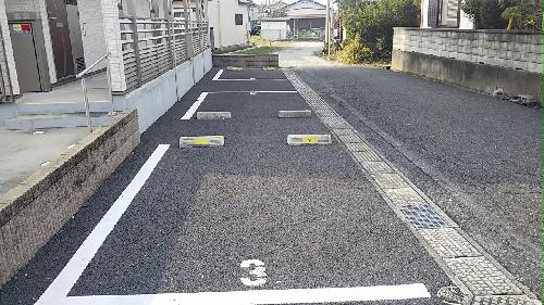 14/14 駐車場