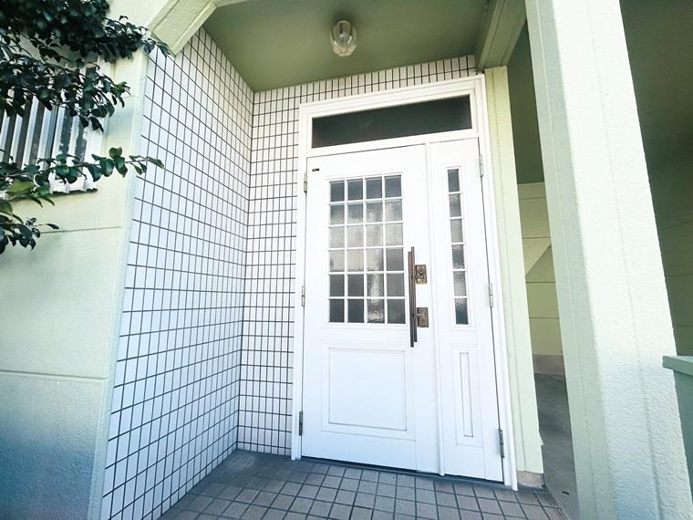 16/17 エントランス