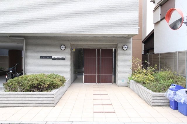 24/26 エントランス