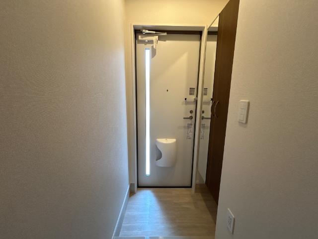 13/26 玄関