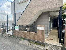 2/2 エントランス