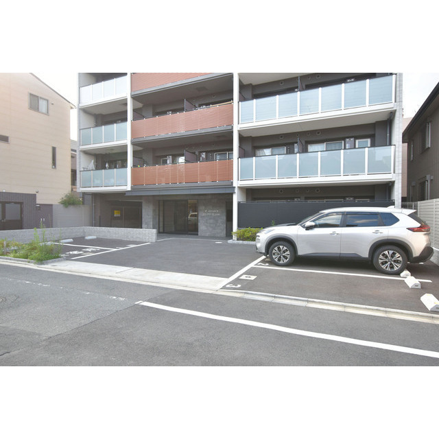 22/27 駐車場