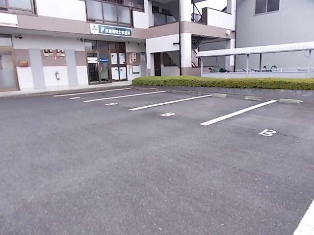 13/19 駐車場