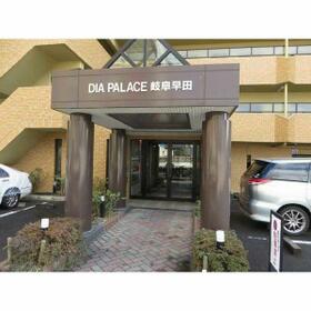 13/13 エントランス