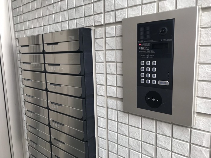 18/21 エントランス