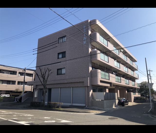 ドミール栄の外観