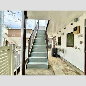 16/16 エントランス