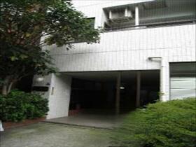 16/16 エントランス