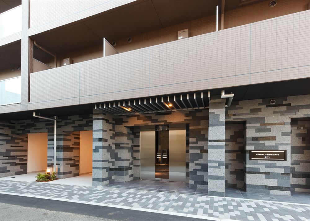 26/29 エントランス