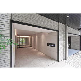 16/16 エントランス