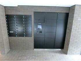 16/16 エントランス