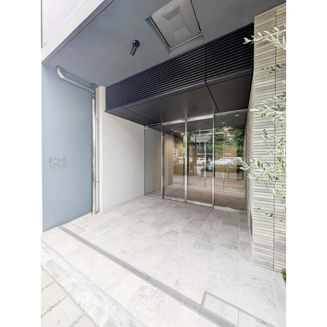 16/27 エントランス