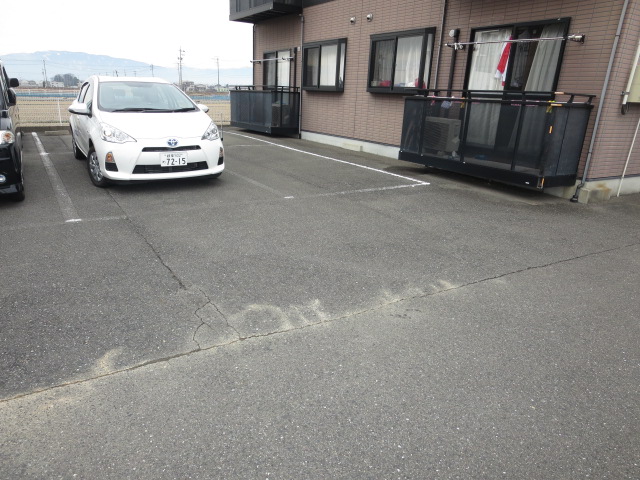22/26 駐車場
