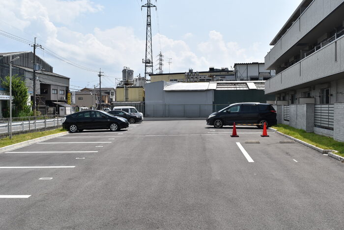 18/20 駐車場