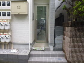 17/17 エントランス