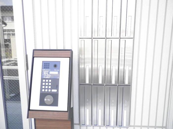 2/4 エントランス