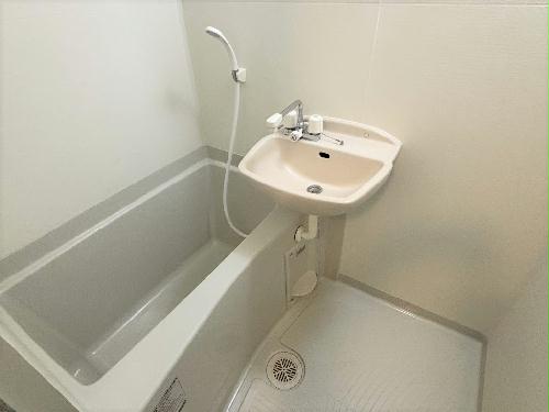 13/18 エントランス