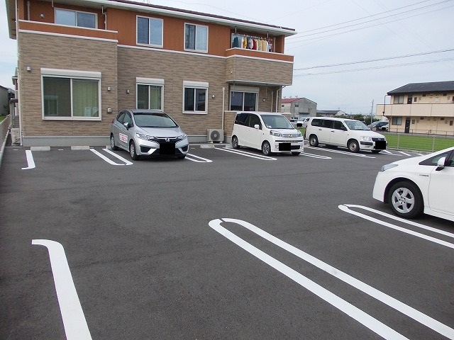 22/30 駐車場