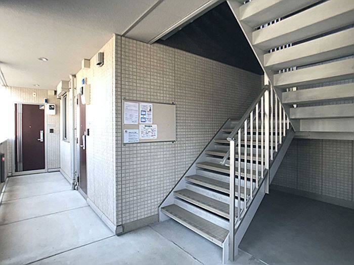 20/30 エントランス