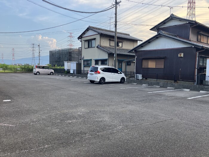 2/7 駐車場