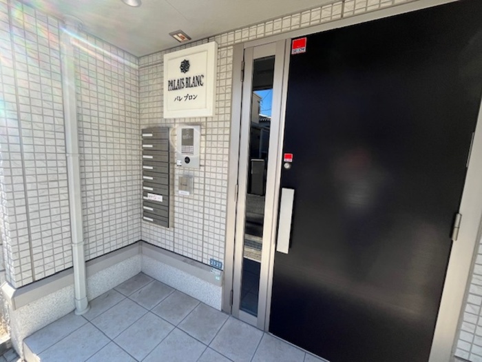 16/20 エントランス