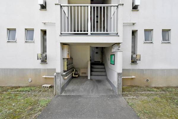 15/23 エントランス