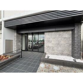 16/16 エントランス