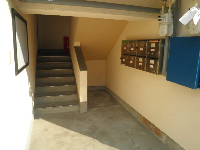 22/30 エントランス