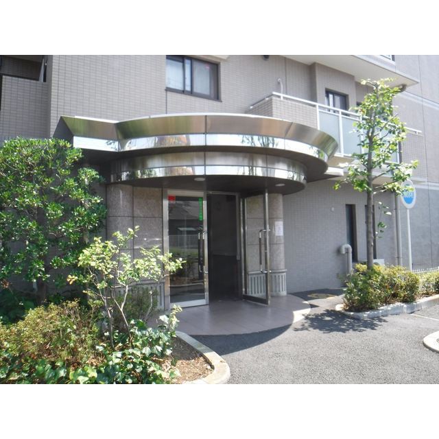 25/30 エントランス