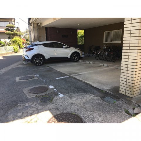 2/2 駐車場