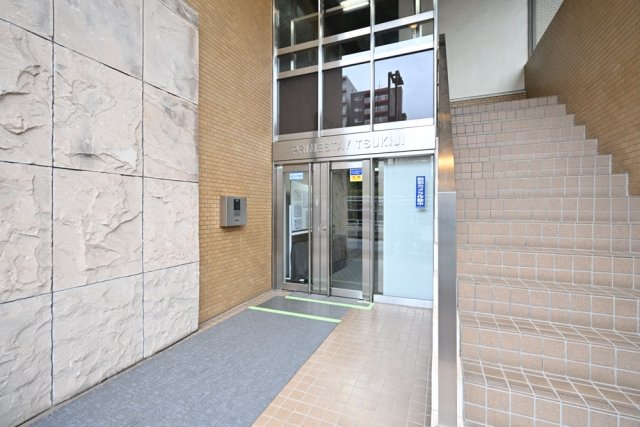 18/22 エントランス