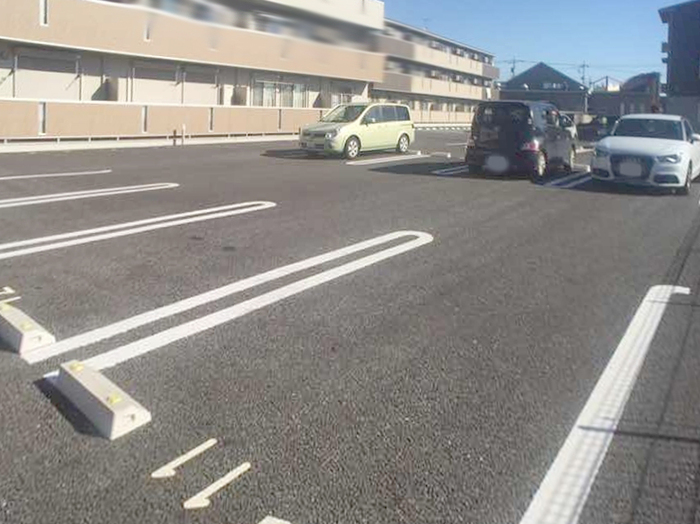 18/22 駐車場