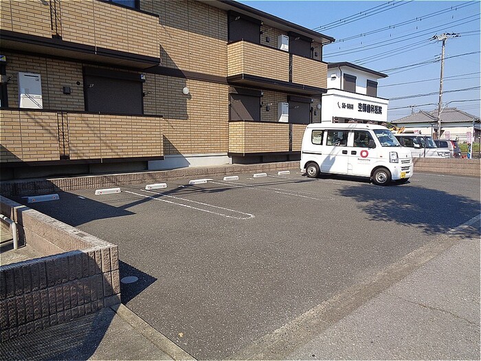 2/2 駐車場